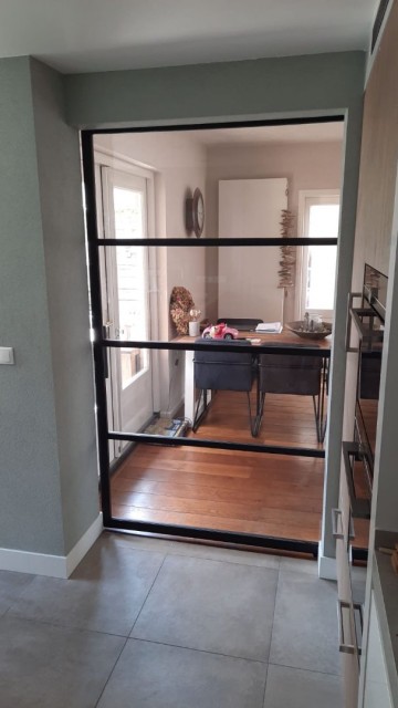 Achterzijde staaldeur