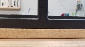 Detail stalen frame eikenhouten onderblad