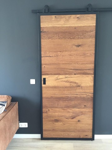 Eiken deur met stalen frame donker hout