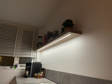 Eiken wandplank met ledstrip 0