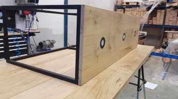 Industriele hanglamp boven kookeiland