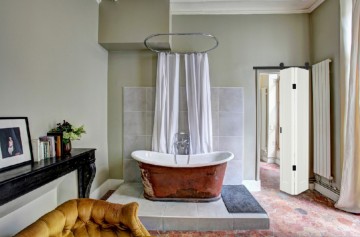 Kleine schuifdeuren badkamer zwart