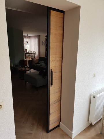 Loftdeur stalen frame achterzijde