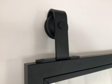 Schuifdeur detail rolhanger stalen deur 1