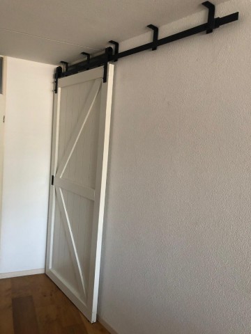 Schuifdeur plafondmontage  rail aan plafond