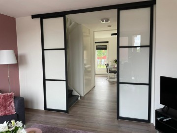 Stalen en suite schuifdeuren