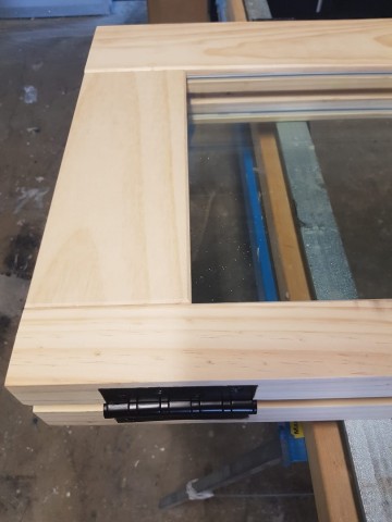 Vouw schuifdeur met glas gesloten