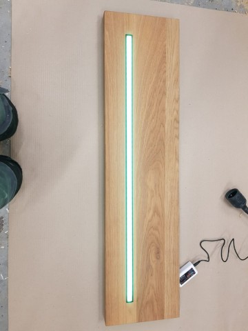 Wandplank met philips hue ledspotjes