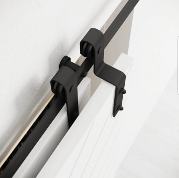 Zwart schuifdeursysteem dubbele deuren