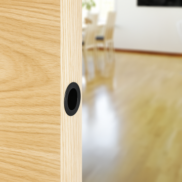 Zwarte trekkom in deur